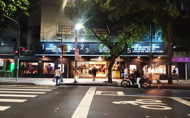 Grupo Estação faz festa na noite da cerimônia do Oscar