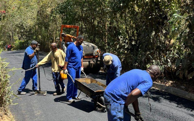 Estrada do Brejal ganha asfalto e melhora acesso de produtores rurais