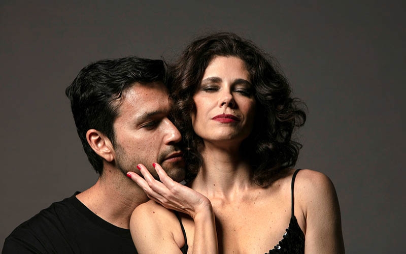 Juliana Martins e Sergio Marone encenam Eu te amo, de Arnaldo Jabor