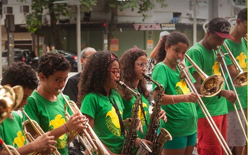 Favela Brass no Largo do Machado