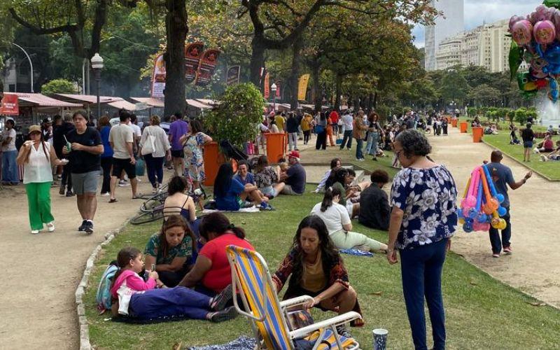 Feira de Gastronomia da Praça Paris conquista cariocas e turistas