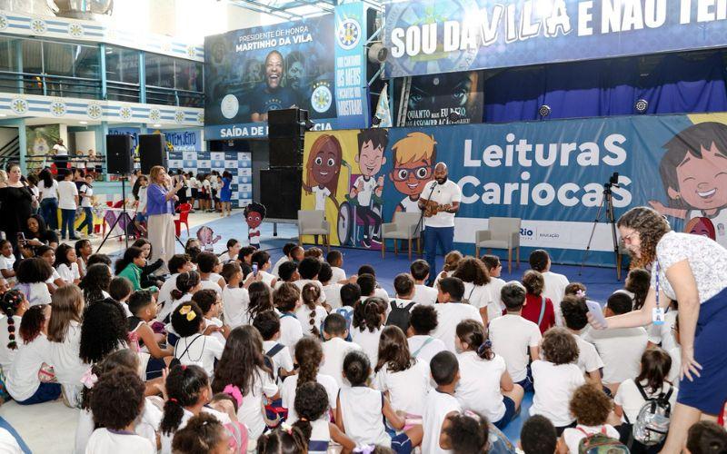 Festa Literária ocupa a quadra da Vila Isabel nesta sexta