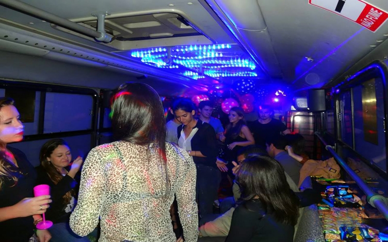 Festbus, discoteca sobre rodas nas ruas do Rio