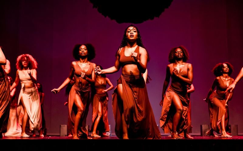 Festival Conexões.Arte no Teatro TotalEnergies com programação gratuita