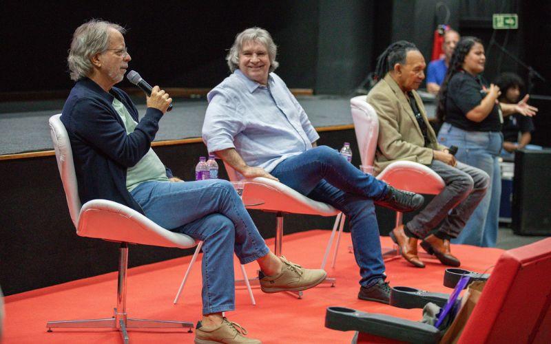 Festival “Rio de Versos” tem pré-lançamento em Maricá com Mia Couto e grandes nomes da poesia