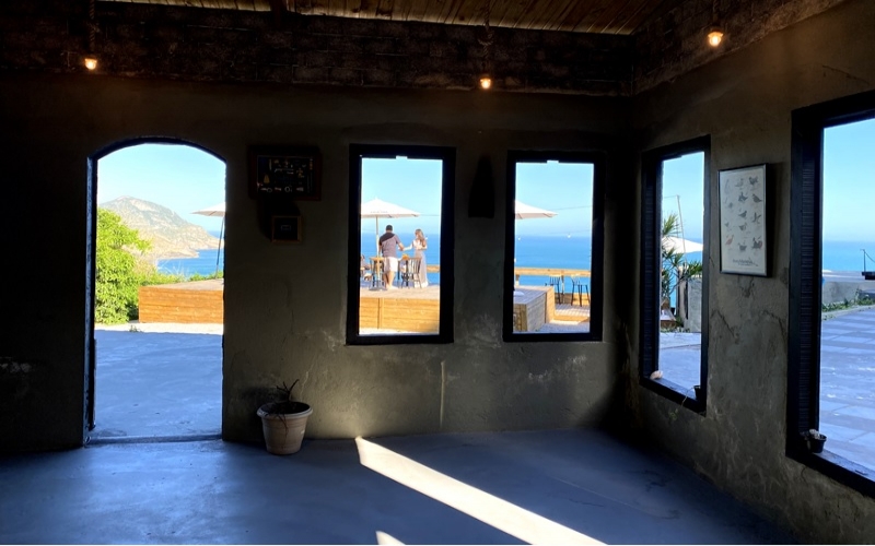 Fixi Restaurante: Sea Food & Vegan com vista deslumbrante para o mar de Arraial do Cabo