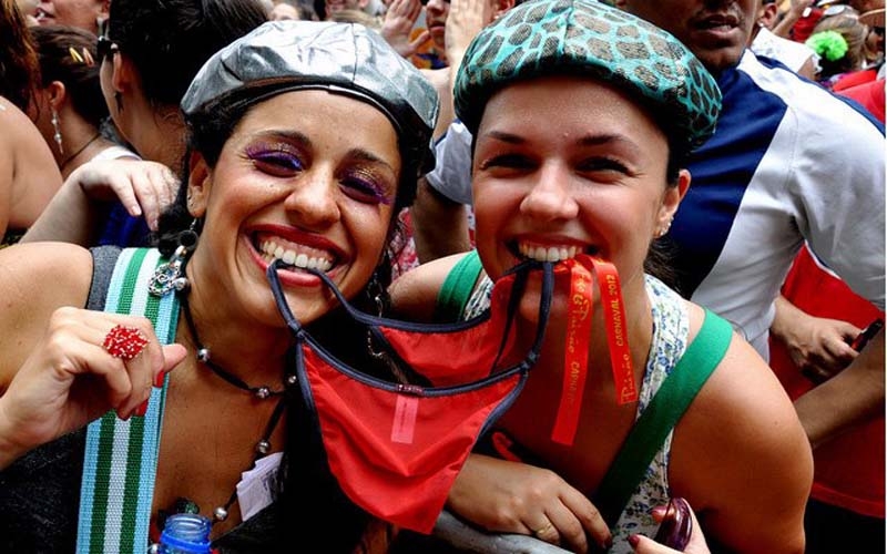 Desfile parado do ​Fogo & Paixão no Largo de São Francisco