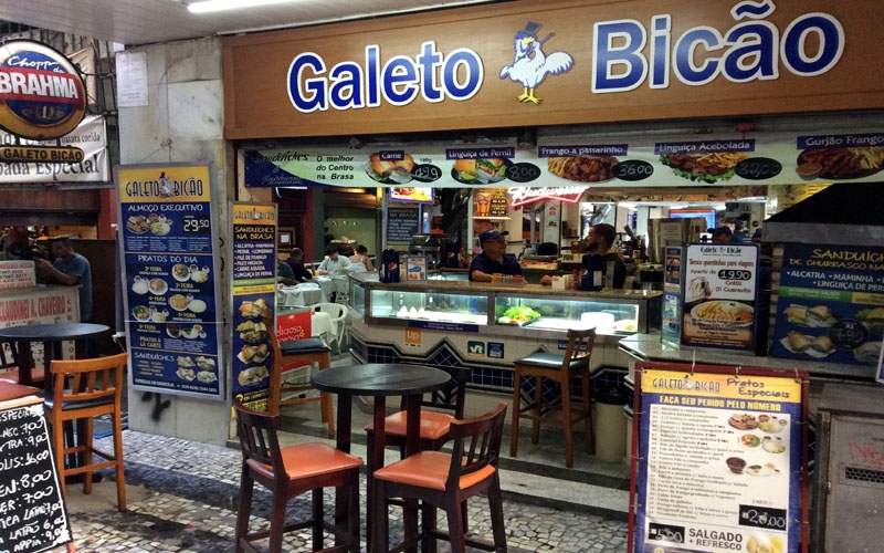 Galeto Bicão: carnes na brasa há 70 anos no Centro do Rio