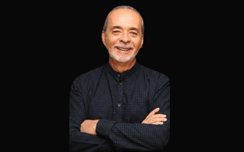 Gilson Peranzzetta celebra 80 anos no palco do Teatro Rival Petrobras