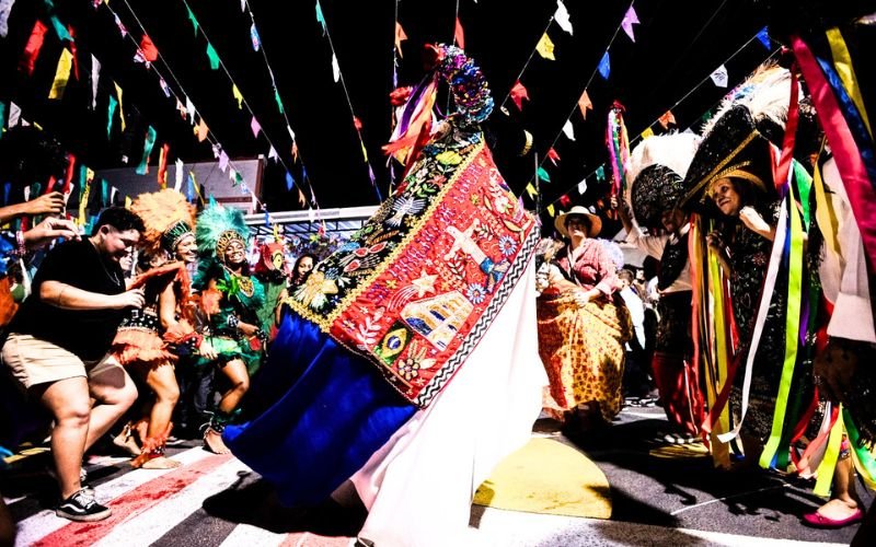 Arraiá do Glorioso Mergulho à Fantasia reúne quadrilha, baile e tradições populares
