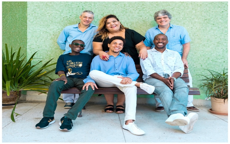 Grupo Semente e Simone Mazzer cantam Nelson Cavaquinho