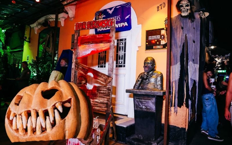 Bar Bukowski promove Halloween com rock, karaokê e concurso de fantasias