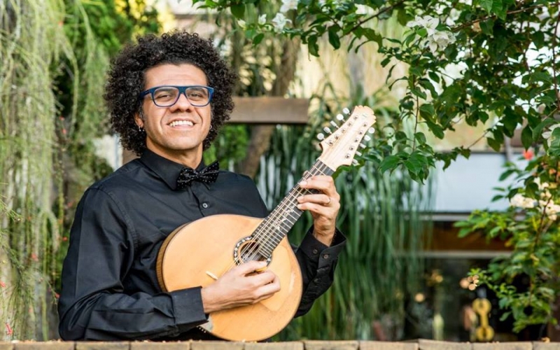 Hamilton de Holanda: samba, choro e bossa nova na Cidade das Artes