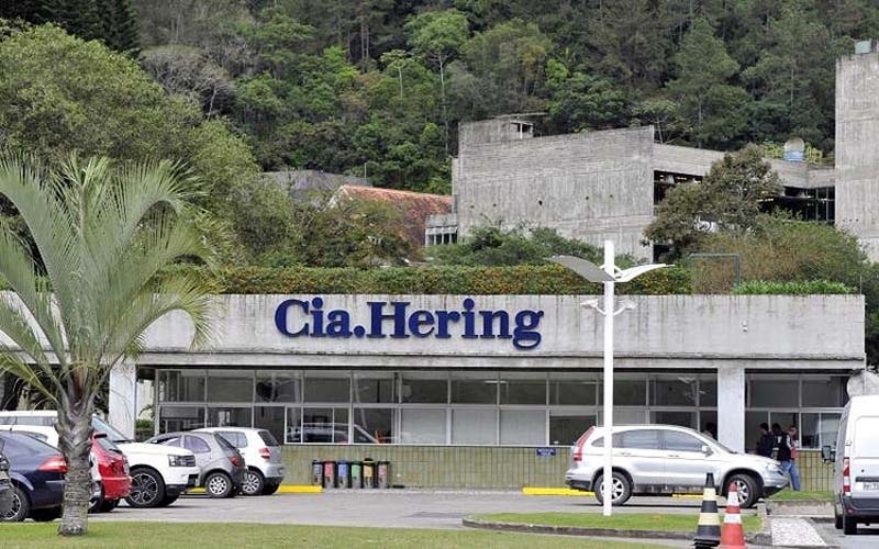 Hering vai produzir e doar 6.800 uniformes de proteção a hospitais