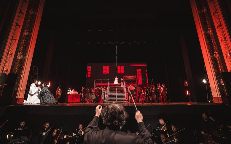 Orquestra Ouro Preto apresenta versão operística de Hilda Furacão na Cidade das Artes