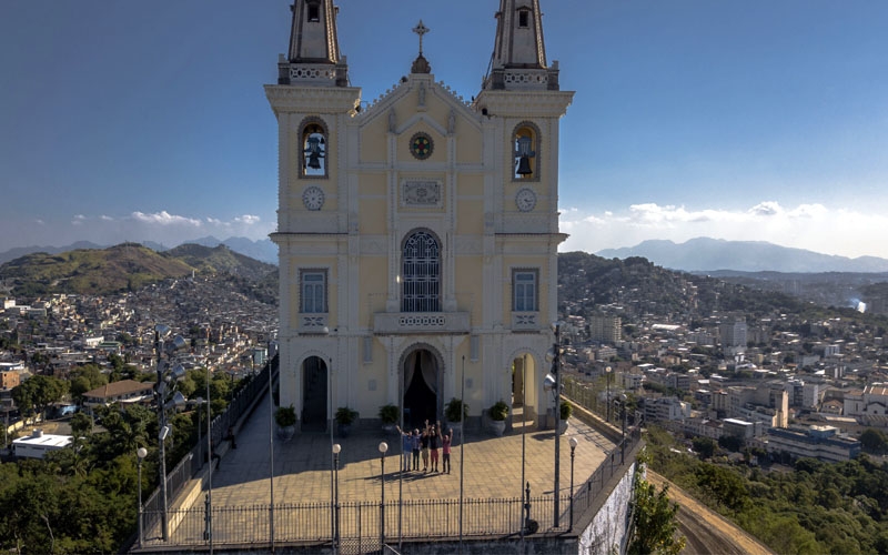 Projeções na fachada da Igreja da Penha