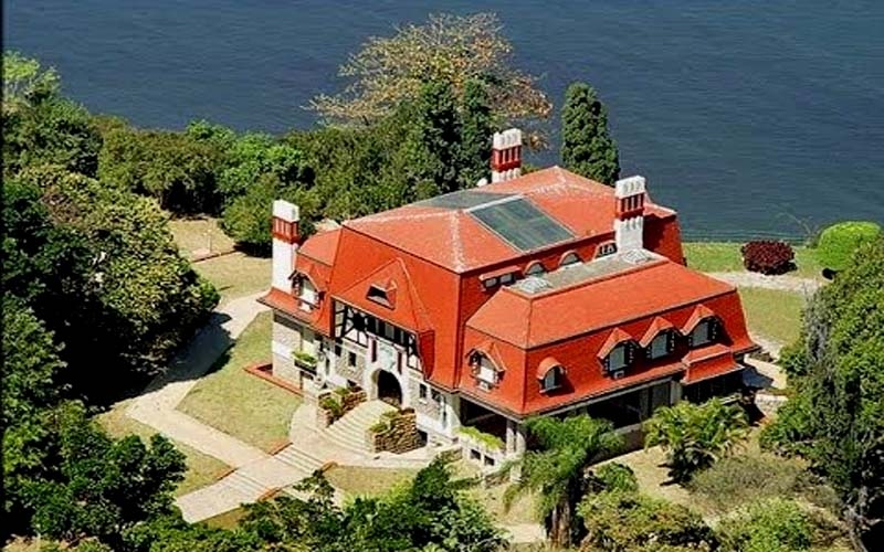 Palácio de Brocoió, a joia esquecida na Baía de Guanabara