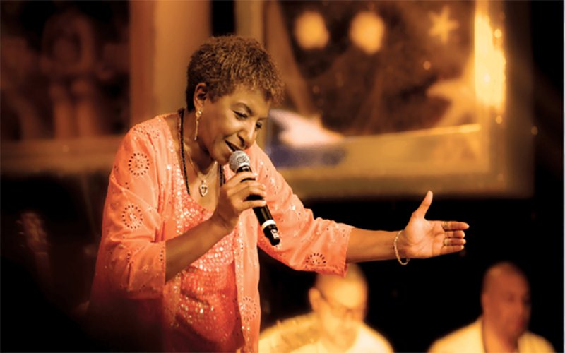 Leci Brandão canta no feriado de São Jorge no Casarão do Firmino