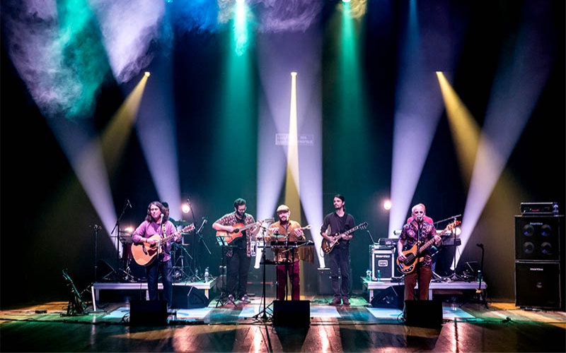 Para Lennon & McCartney — os Beatles e o Clube da Esquina num único show