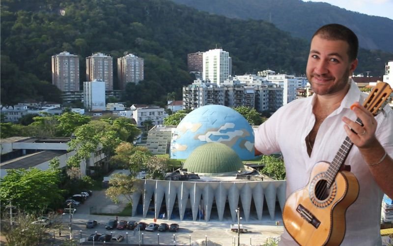 Leo Russo leva roda de samba ao Planetário da Gávea