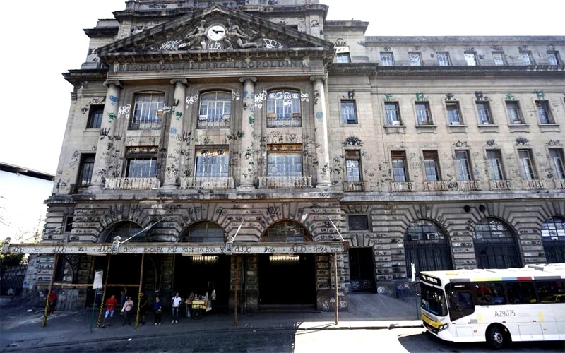 Estação Leopoldina abandonada: descaso do poder público