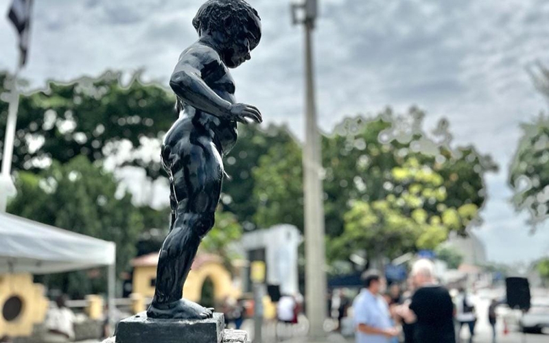 Largo Beth Carvalho é entregue à população revitalizado, estátua do Manequinho volta a funcionar