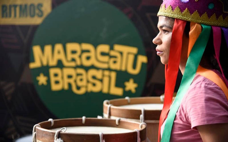 Aprenda a tocar um instrumento na oficina gratuita do Maracatu Brasil no Bossa Nova Mall