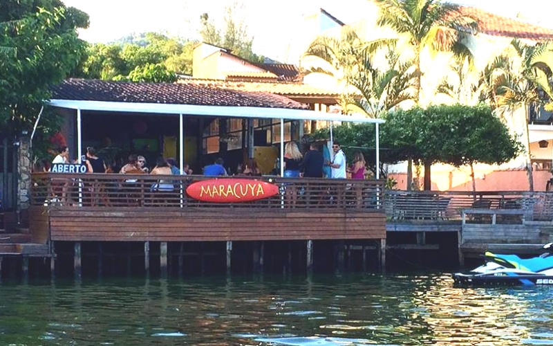 Maracuyá: bar e restaurante com píer na Ilha Primeira