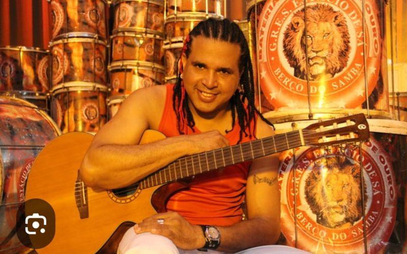 Marcelo Kará canta Gonzaguinha em homenagem aos 80 anos do compositor na Estácio de Sá