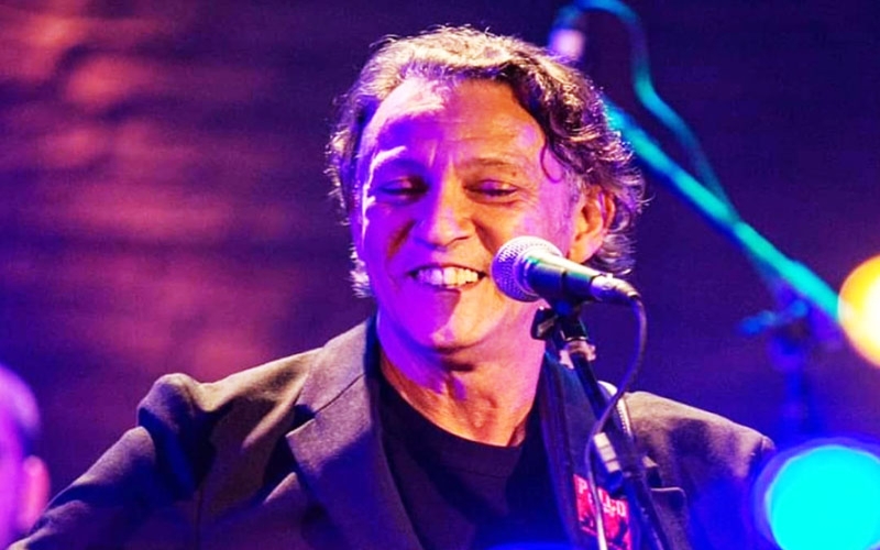Marcus Lima canta Chico Buarque no Theatro Municipal de Niterói