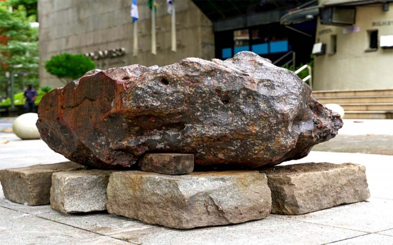 Planetário tem exposição de Meteorito do Museu Nacional