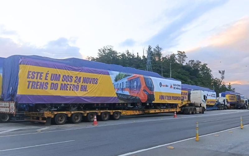 Transporte de vagões do metrô de BH fecha Serra de Petrópolis na madrugada