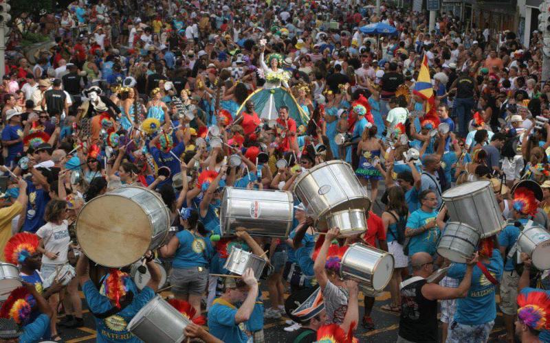 "Meu Bem, Volto Já" desfila pela última vez: o esvaziamento do Carnaval de Rua do Rio