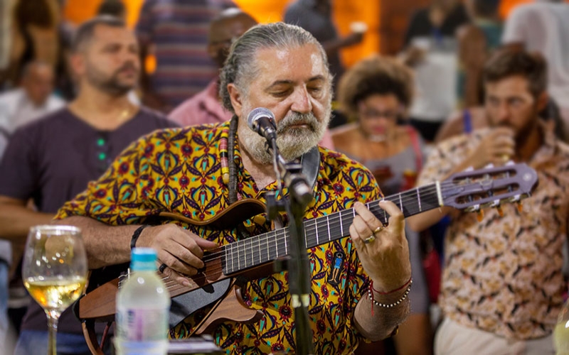 Moacyr Luz em homenagem às mulheres do samba no Teatro SESC Tijuca