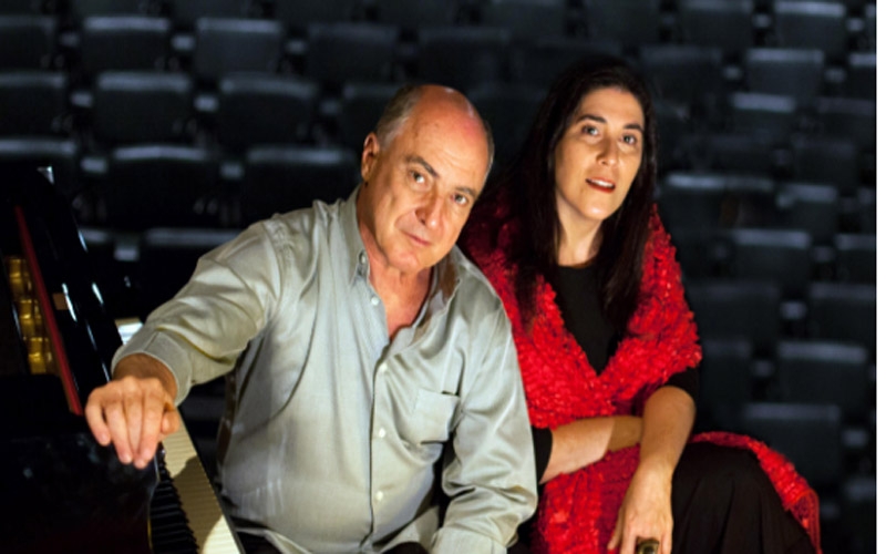 Mônica Salmaso e Nelson Ayres no Teatro Riachuelo