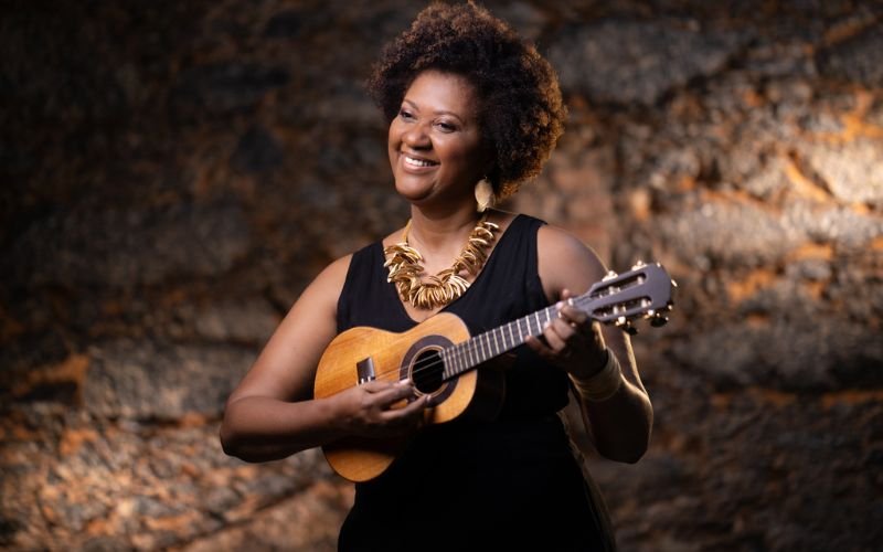 Nilze Carvalho no Teatro Rival Petrobras