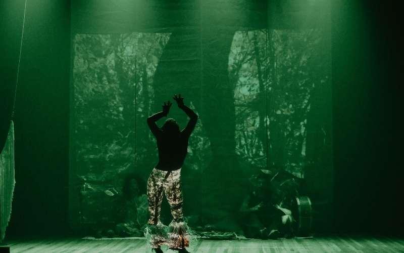 “NIXI PAE” espetáculo resgata o espírito da floresta nas cidades