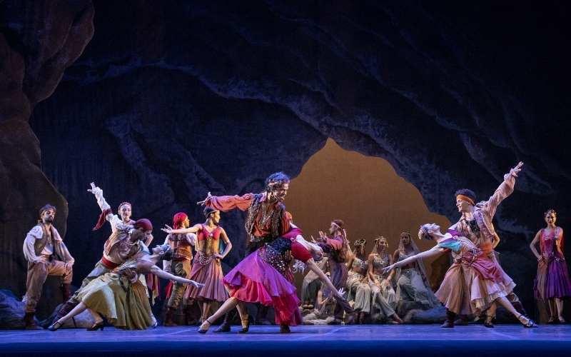 O Ballet e a Orquestra Sinfônica do Theatro Municipal do Rio de Janeiro apresentam O Corsário