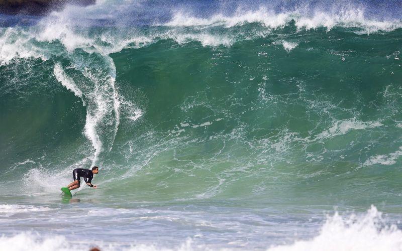 Itacoatiara Big Wave 2025 reunira elite do surfe de ondas grandes em Niterói