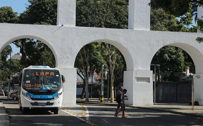Ônibus do Rio deixam de aceitar dinheiro e vão operar só com o aplicativo Jaé