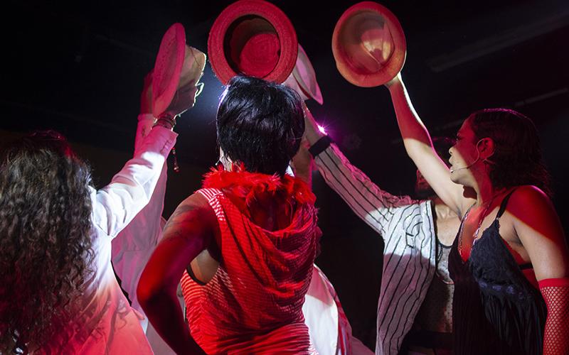 “Ópera das Malandras” revive a magia dos cabarés no Teatro Rival Petrobras