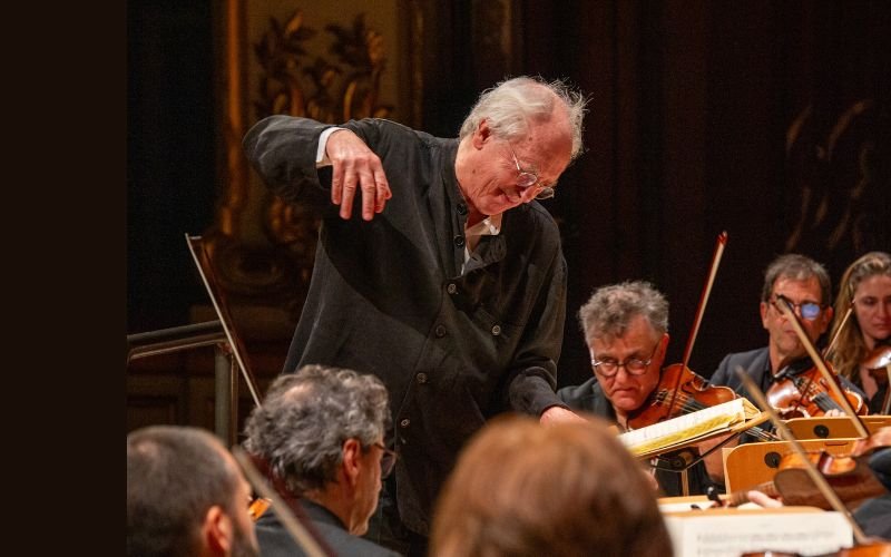 Orchestre des Champs-Élysées no Theatro Municipal