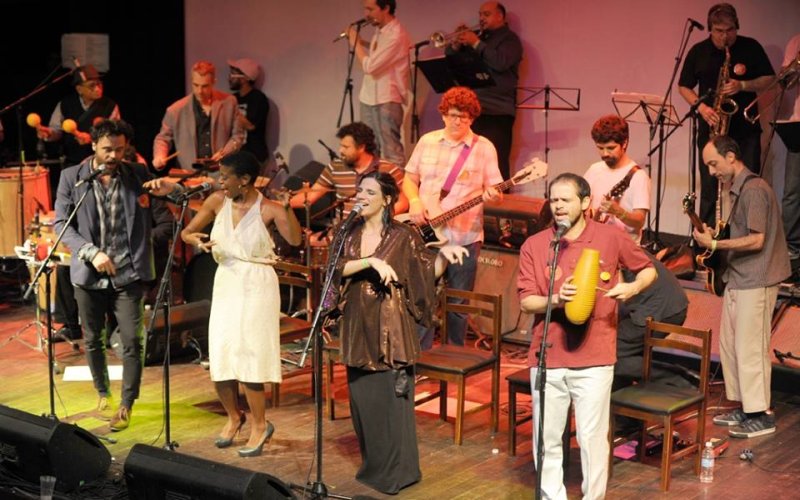 Orquestra Imperial toca Erasmo no Circo Voador