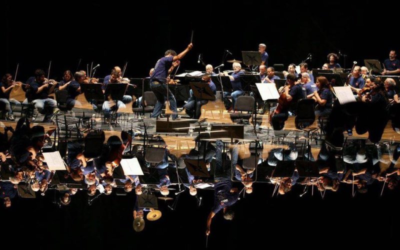 Orquestra Petrobras Sinfônica e MPB4: clássicos da MPB no Teatro Riachuelo
