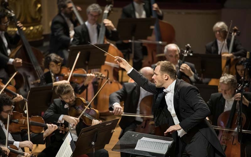 Grupo de metais e percussão da Orquestra Sinfônica Brasileira no Theatro Municipal