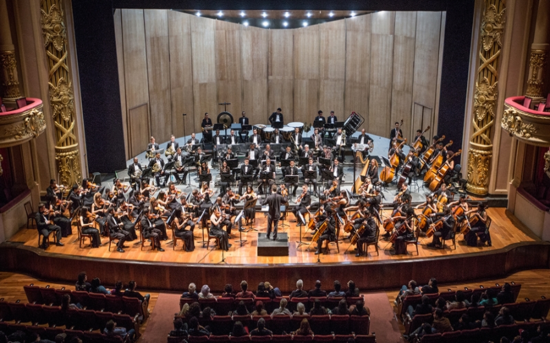 Concerto Dellarte 40 Anos com a Orquestra Sinfônica de Barra Mansa no Theatro Municipal