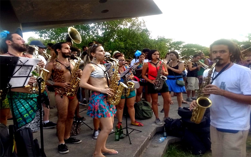 Orquestra Voadora e Charanga Talismã no Jardim do Méier