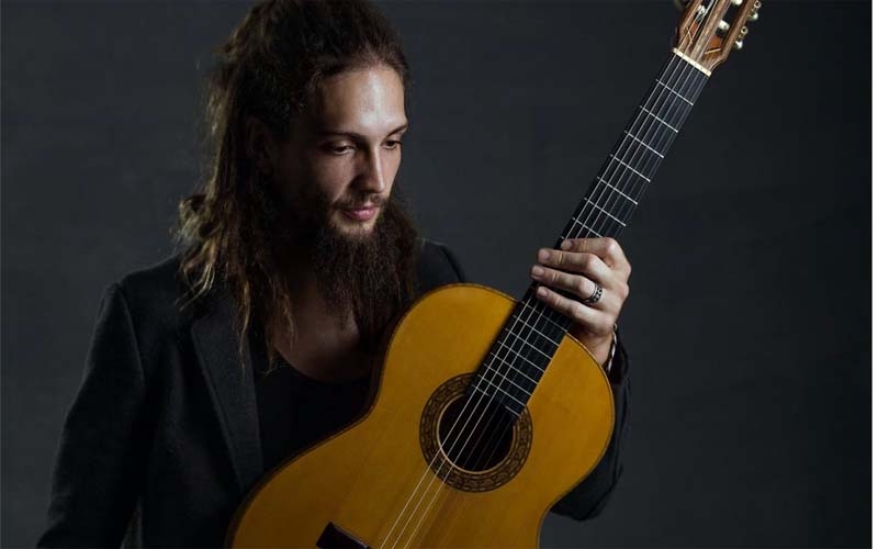 Pablo Vares toca Flamenco no Cazota Bar