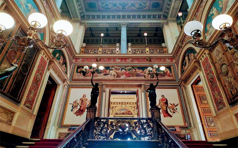 Construído em 1862, batizado de Palácio Nova Friburgo, o Palácio do Catete virou moradia presidencial em 1896