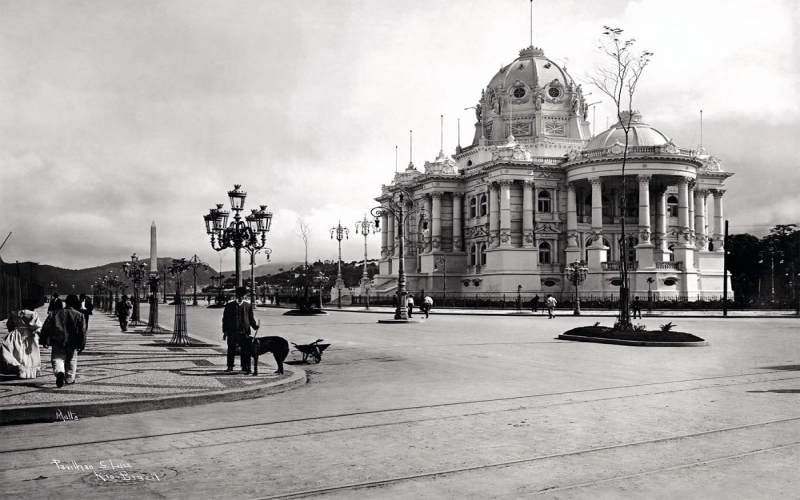 Palácio Monroe, antigo Senado Federal, foi construído originalmente em exposição nos EUA